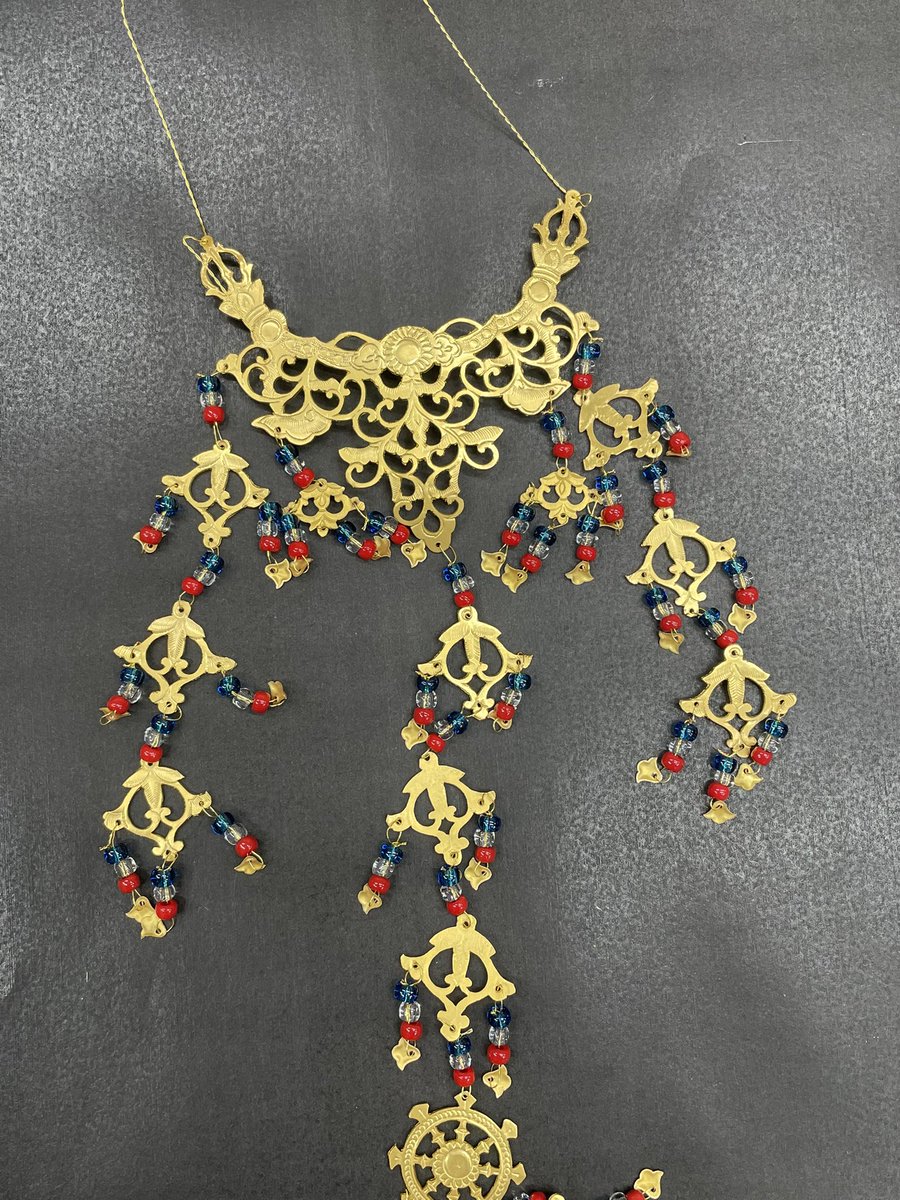 仏様の胸飾り
完成しました〜

修復品　金艶消しメッキ