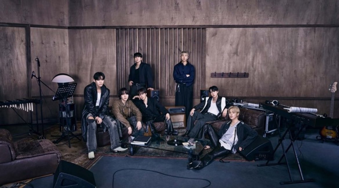 Jimin's knit💛 tweet media