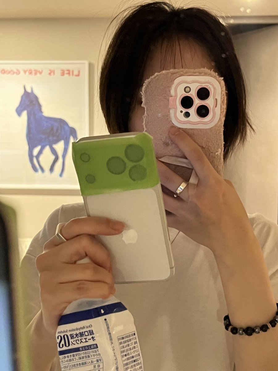 なえなの tweet media