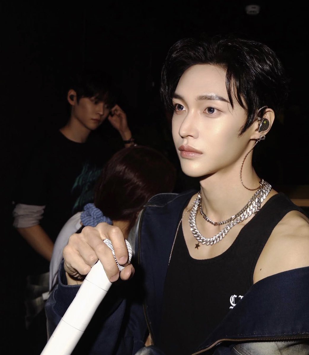 ทำไมชอบลงรูปติดลายน้ำอะ