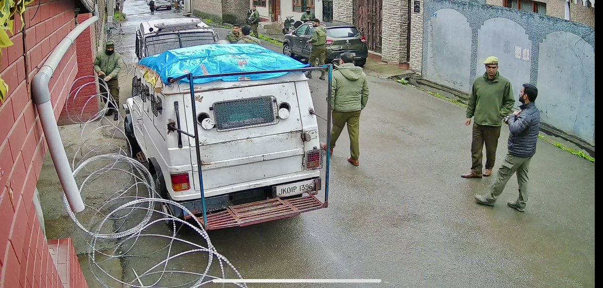 MirwaizKashmir's tweet photo. For the third consecutive Friday in Ramzan I have been put under arbitrary house arrest-never conveyed in writing, but enforced by placing police vehicles and large contingents in front of my gate and the entire area, chocking gully points and lanes with concertina wires, disallowing traffic movement, all to prevent me from delivering the Friday sermon at Jama Masjid! 

While It conveys panic of the rulers, the centrality of Jama Masjid for the Muslims of the region has unfortunately always been a thorn in their side, as are Muslim institutions and identity which they want to undermine.

But such measures cannot erase identity nor weaken faith. These attempts will fail.