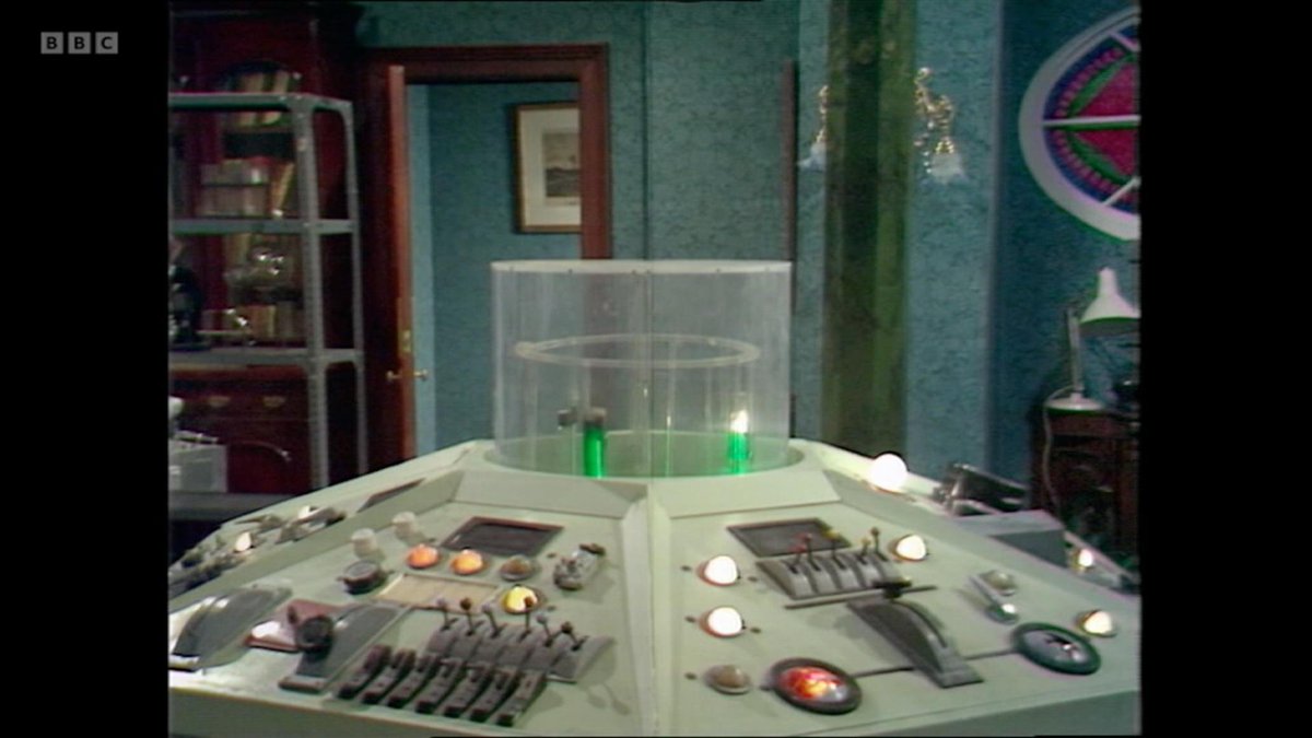 Tinted Who tweet media