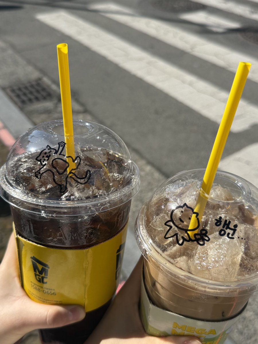 muneungmi's tweet photo. 메가커피 오늘의 행운냥 🍀🐱 https://t.co/RnpSXCqxqa