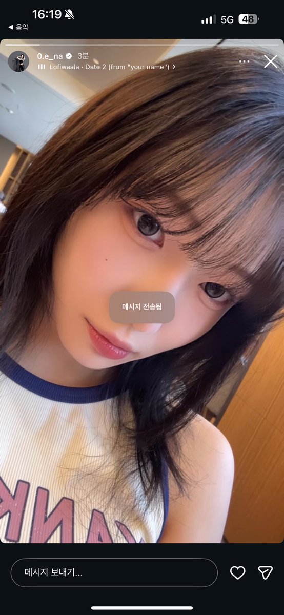 너왤케이뻨ㅋㅋㅋㅋ
더이뻐졋어
아니
혼자화장해서그런지 애굣살가득가득그린거개귀엽네