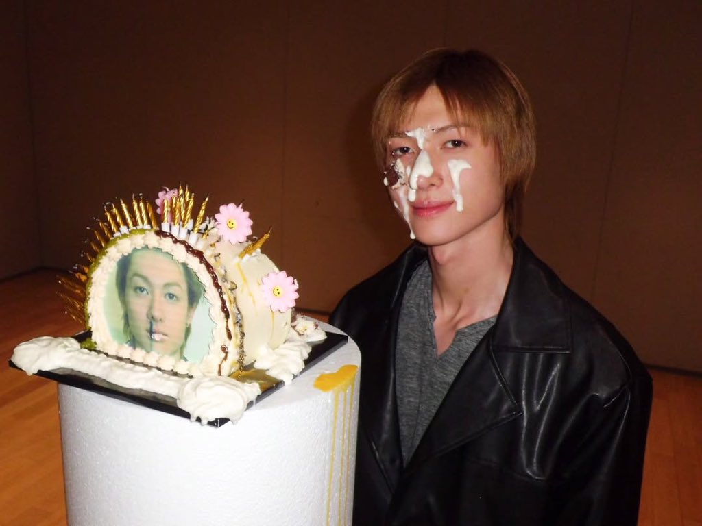 TINTINDAY크크 tweet media