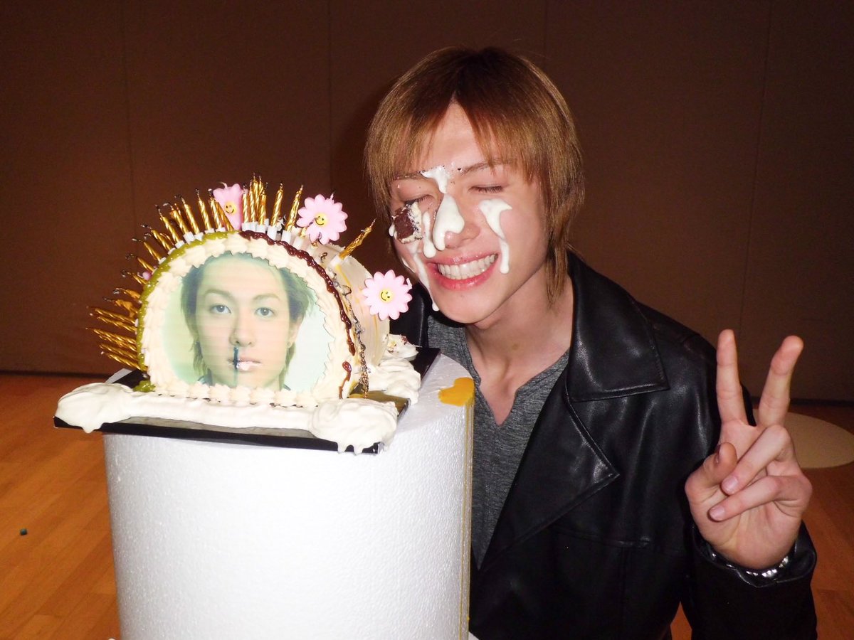 TINTINDAY크크 tweet media