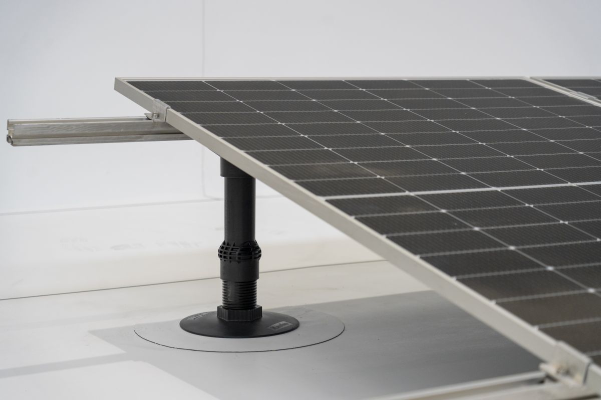 XSolar, l'innovazione Polyglass per integrare fotovoltaico e impermeabilizzazione su coperture piane -  infobuildenergia.it/info_dalle_azi…