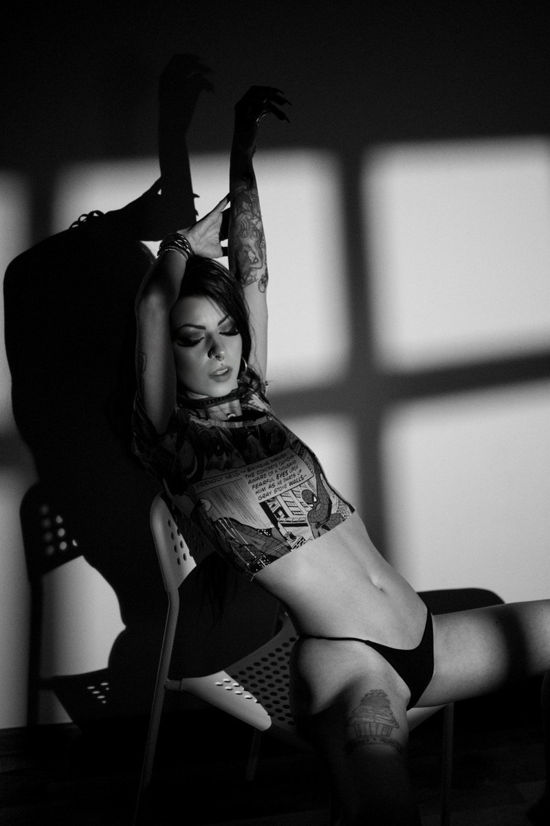 Pixie After Dark tweet media