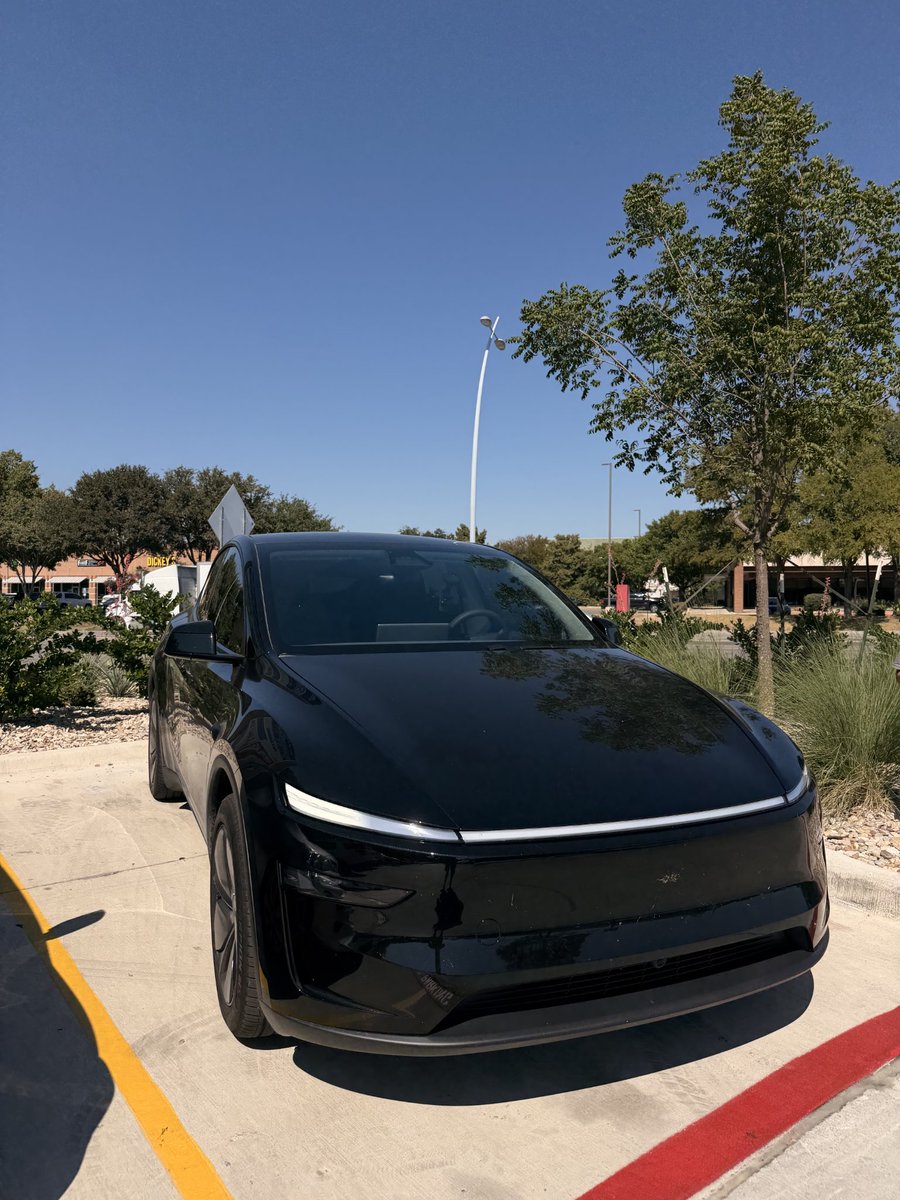 TexasTSLA tweet media