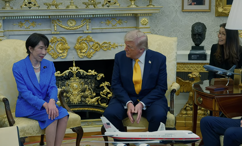 Class CNBC tweet media