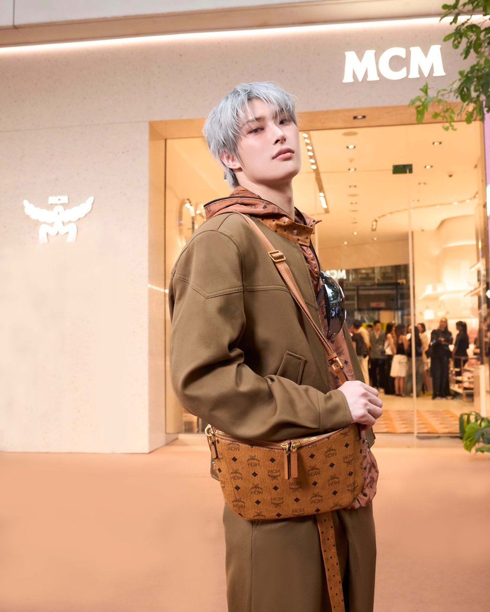 Hello Asian tweet media