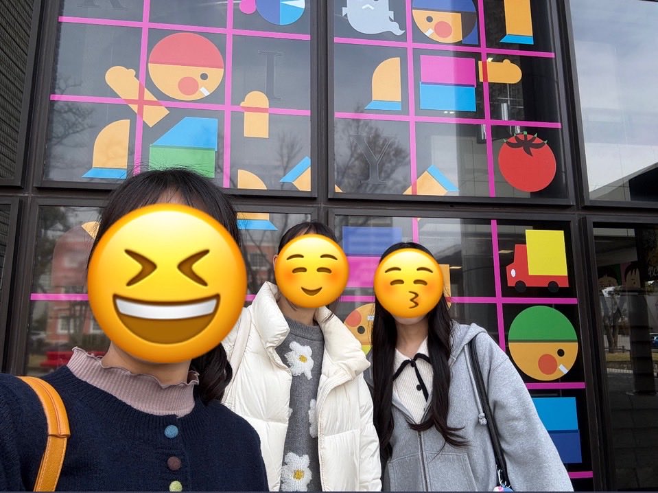 aueokesinkan's tweet photo. フルートパートです♪
4年生1人、2年生2人で楽しく活動しています！！
一緒にフルートを奏でる仲間を募集中です！
ぜひフルートパートへ！！ https://t.co/XO51EyRWRx