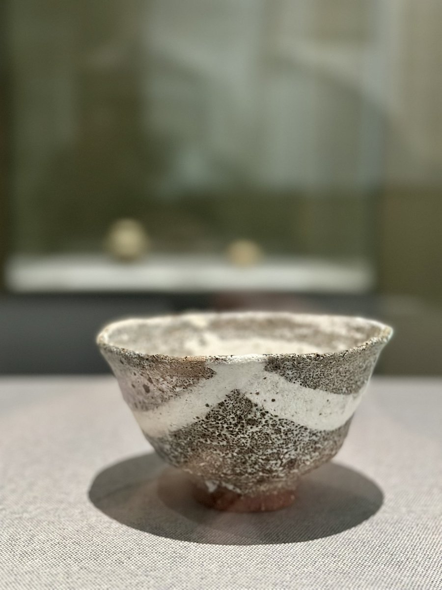 naohitoshikama's tweet photo. とても濃密な時間が過ごせる展示でした
桜で賑わう季節が目前の京都ですが街の喧騒から逃れたひとときを過ごせる贅沢な場所
ZEN CAFEと合わせておすすめです
後期展示は4/12(日)まで
#nigo #川喜田半泥子 #鍵善良房 #zenbi #鍵善美術館 #zencafe https://t.co/3DsZDVik5t