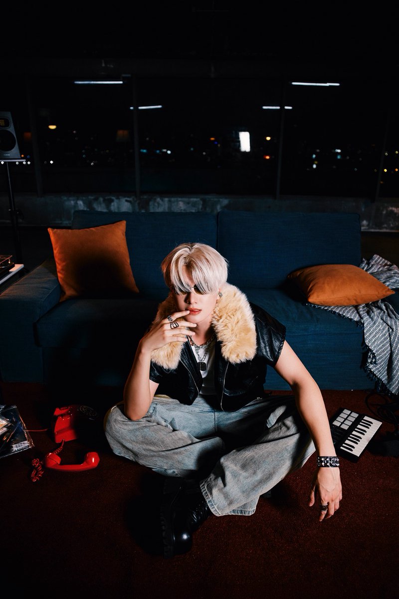 Hello Asian tweet media