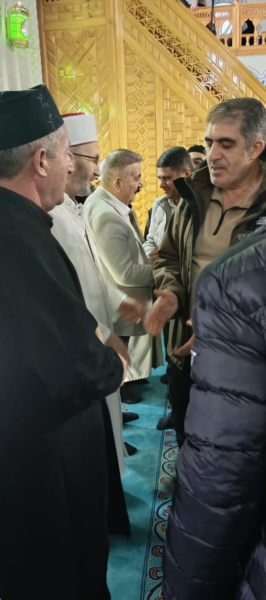 AvMuhammetSunar's tweet photo. • Selim Efendi Camii’nde eda ettiğimiz bayram namazının ardından, kıymetli komşularımızla bayramlaşarak bu mübarek günün sevincini ve kardeşlik iklimini hep birlikte paylaştık. @mustafademir @abuyukgumus @avibrahimK @DurmuKilic https://t.co/YIUBg32eS3