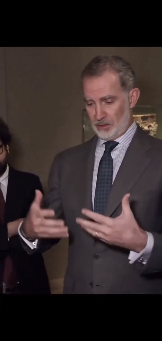 Puma_negro lazo blanco tweet media