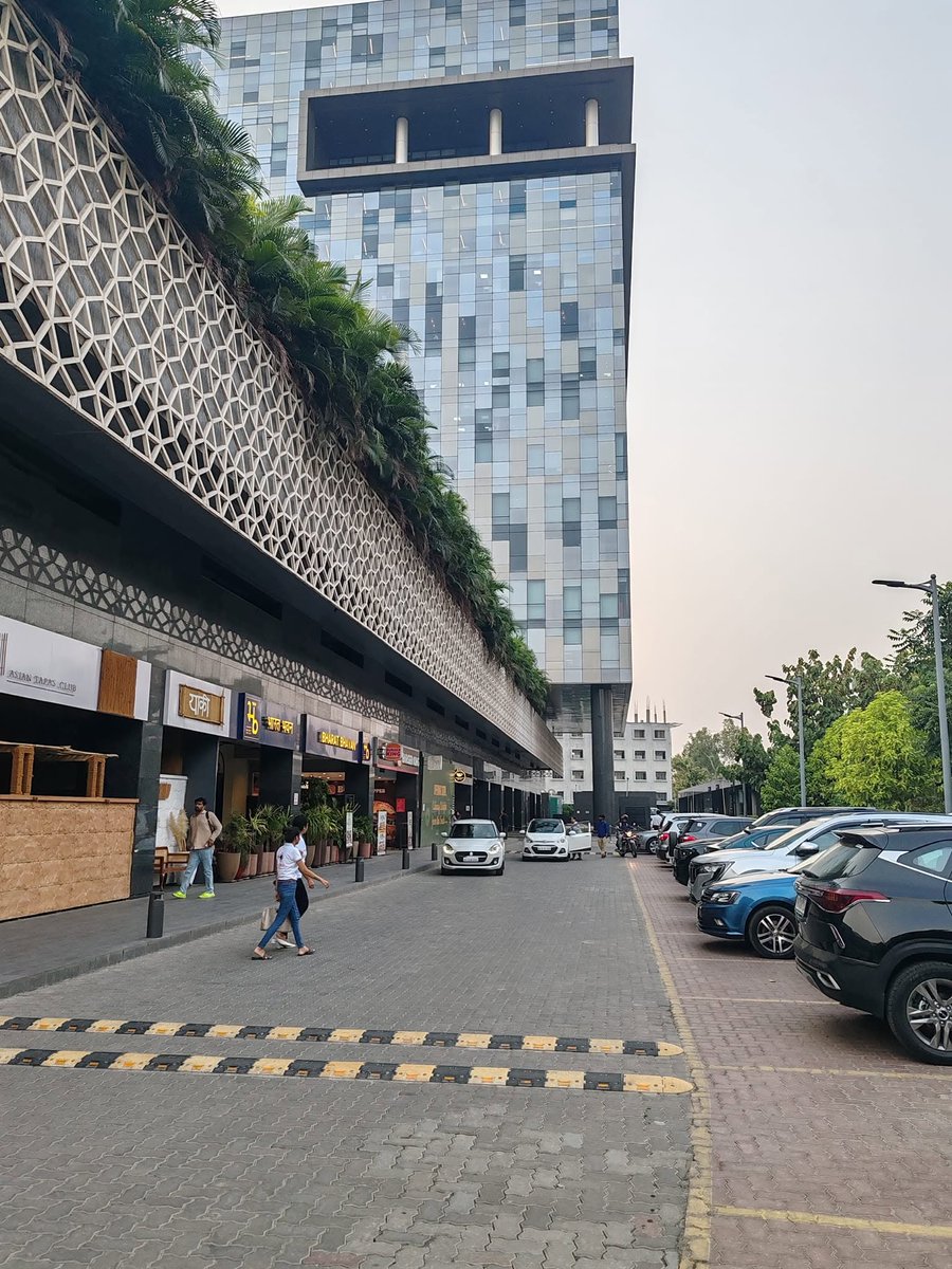 EminentRealtors's tweet image. Balewadi High Street, Pune
#RandomClick