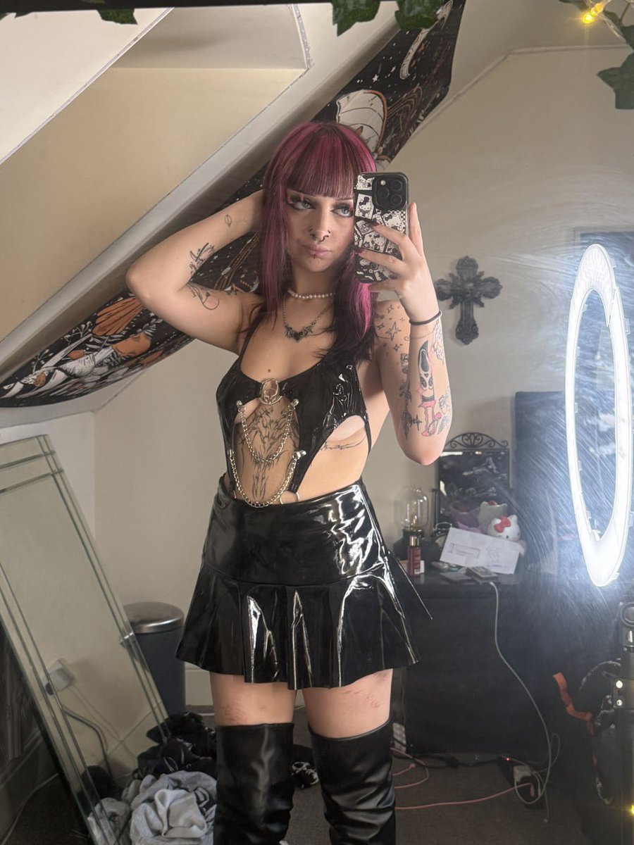 LucyHoney🤙🫰 tweet media