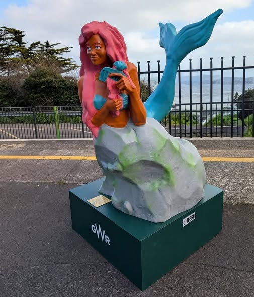 PenzanceHour tweet media