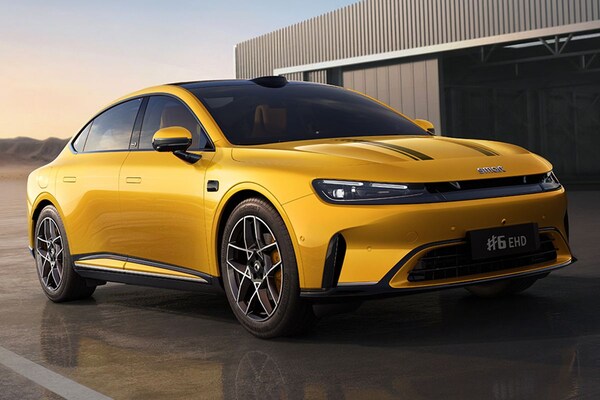 AutoWeek tweet media