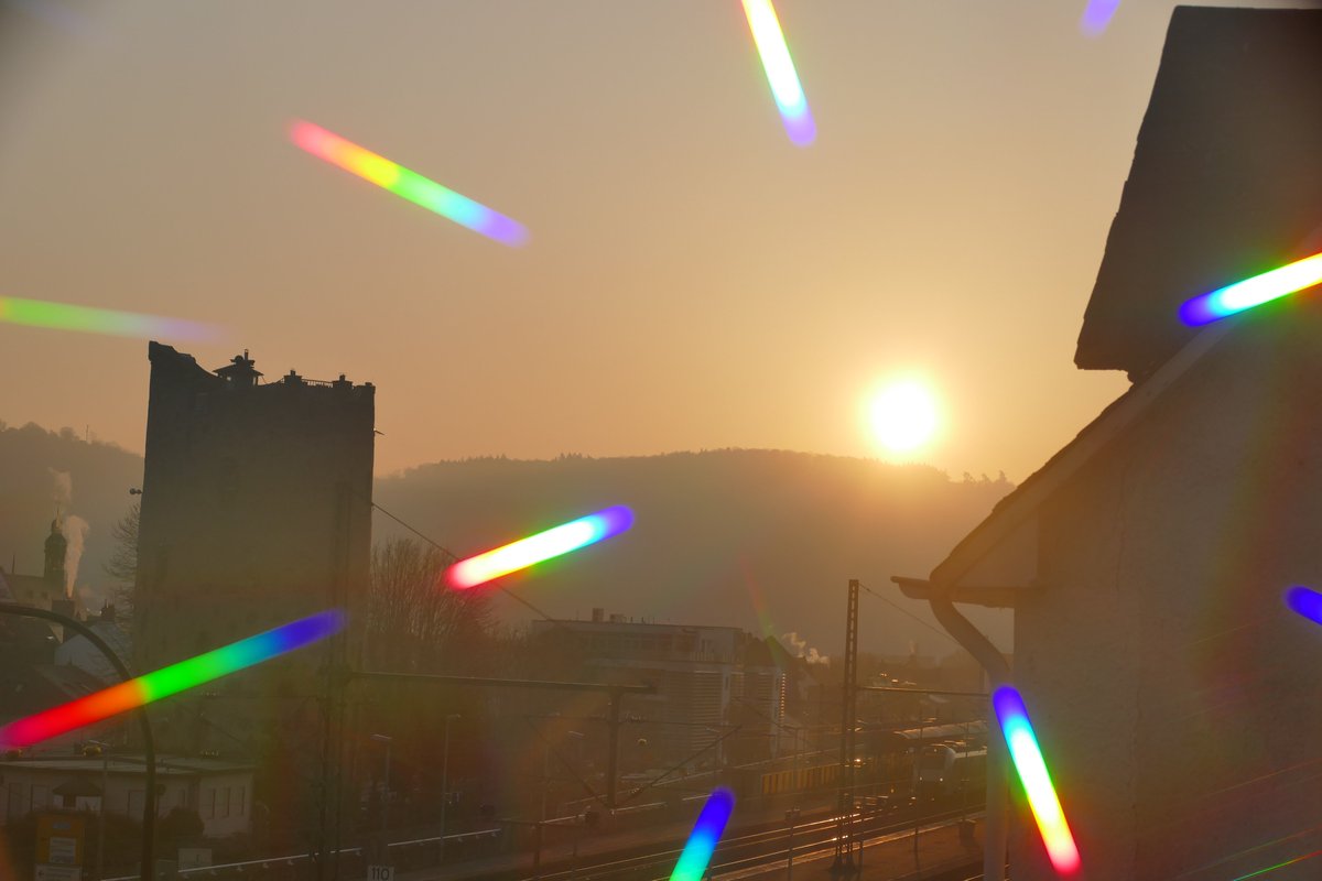 Guten Morgen ihr Lieben, 👋☕️💛😘
wünsche euch einen wunderschönen Tag. Passt auf euch auf und bleibt gesund. Den Kranken wünsche ich eine vollständige und schnelle Genesung.

Auch heute scheint wieder wunderbar die Sonne, noch ist es dunstig und etwas frisch.