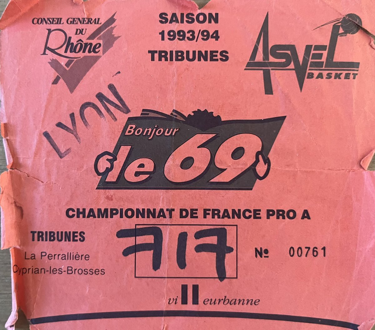 darluque tweet media