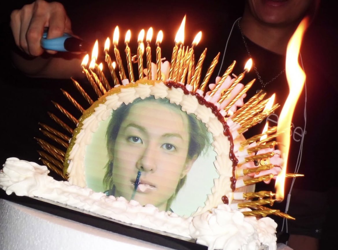 dailyjames tweet media