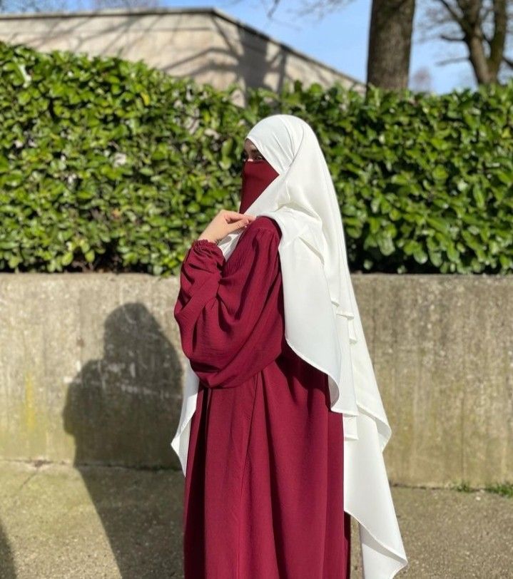 الـاســــــــــــــتاذة 🙈 tweet media