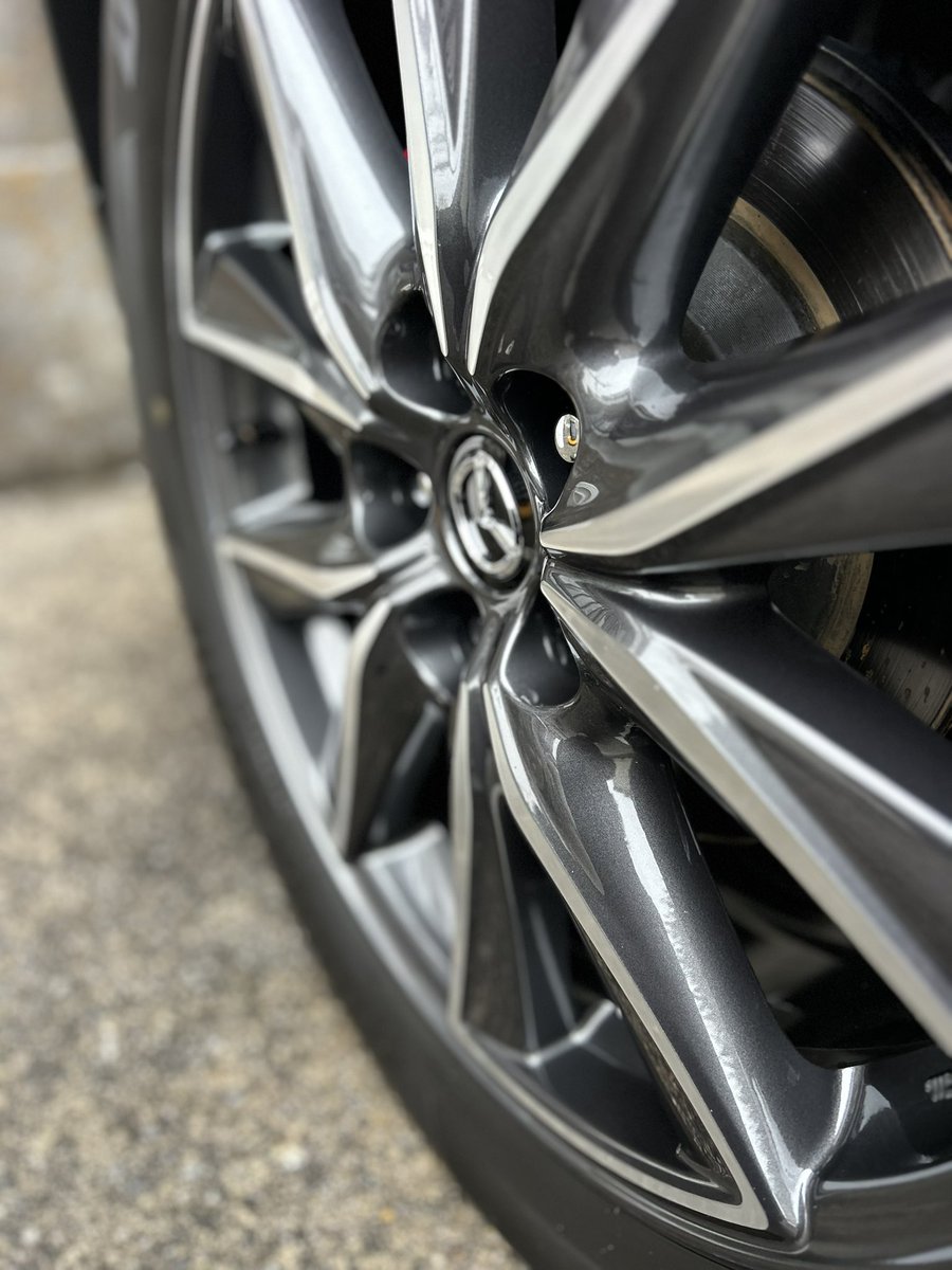 AGm99232975's tweet image. 風呂につけてサッパリ綺麗に🤩

タイヤはお気に入りの

GENTLE "Tokyo Zeroyon"で仕上げ✨

最高の仕上がり

ホイールの艶も悪くない😁

ヤベぇ帰ってきた💨

#GENTLE 
#洗車
#タイヤ