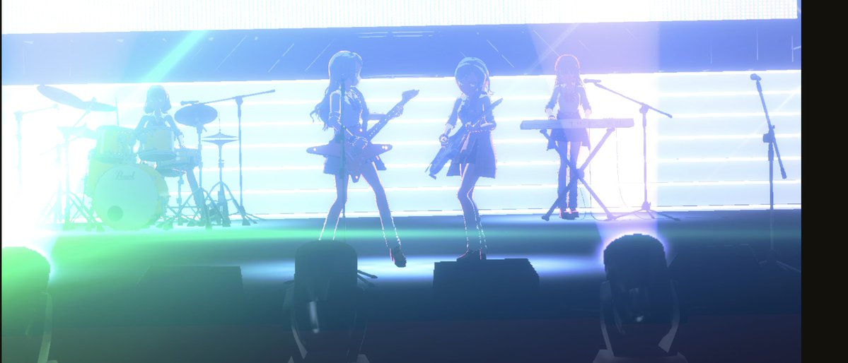 えびふらい tweet media