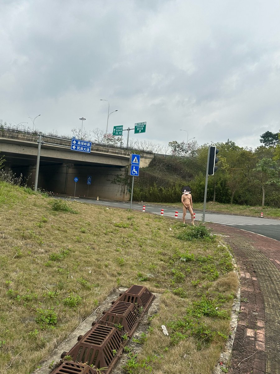 不大，微翘 tweet media