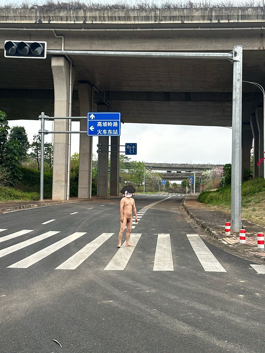 不大，微翘 tweet media