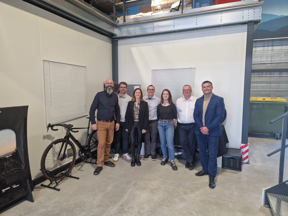 Clúster MAV tweet media