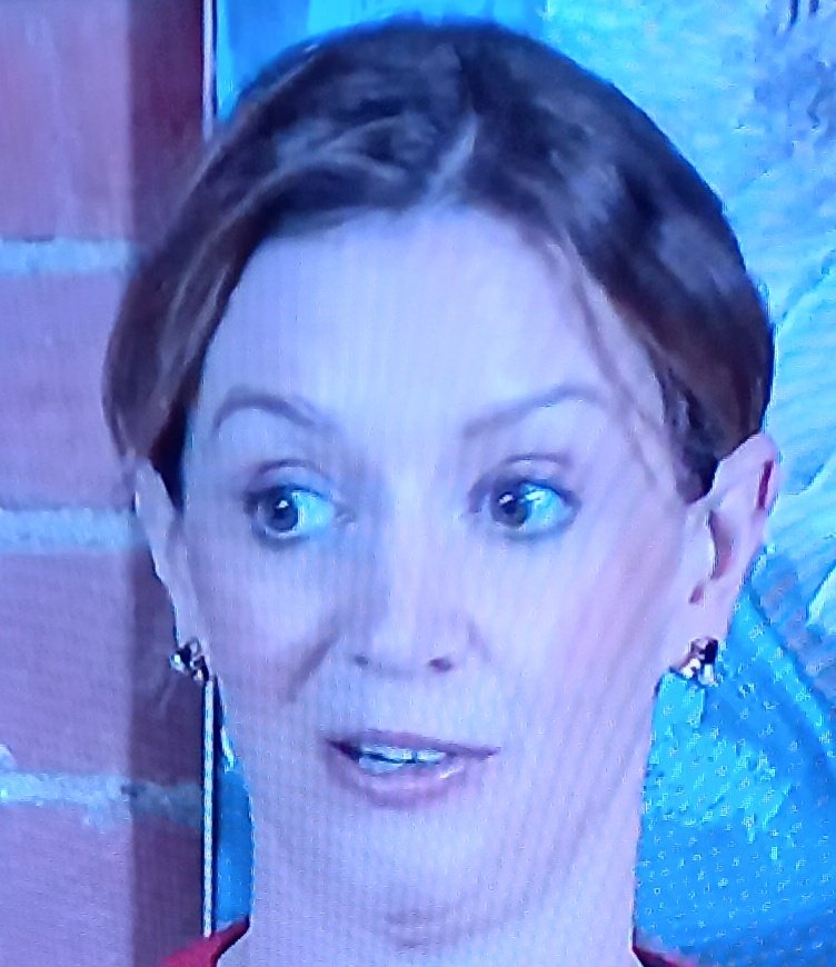 Question tweet media