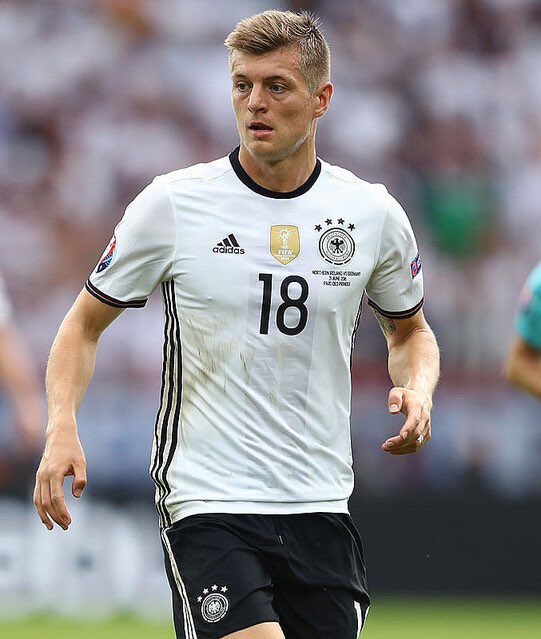日本代表の新ユニフォームがドイツ代表すぎる🇯🇵🇩🇪