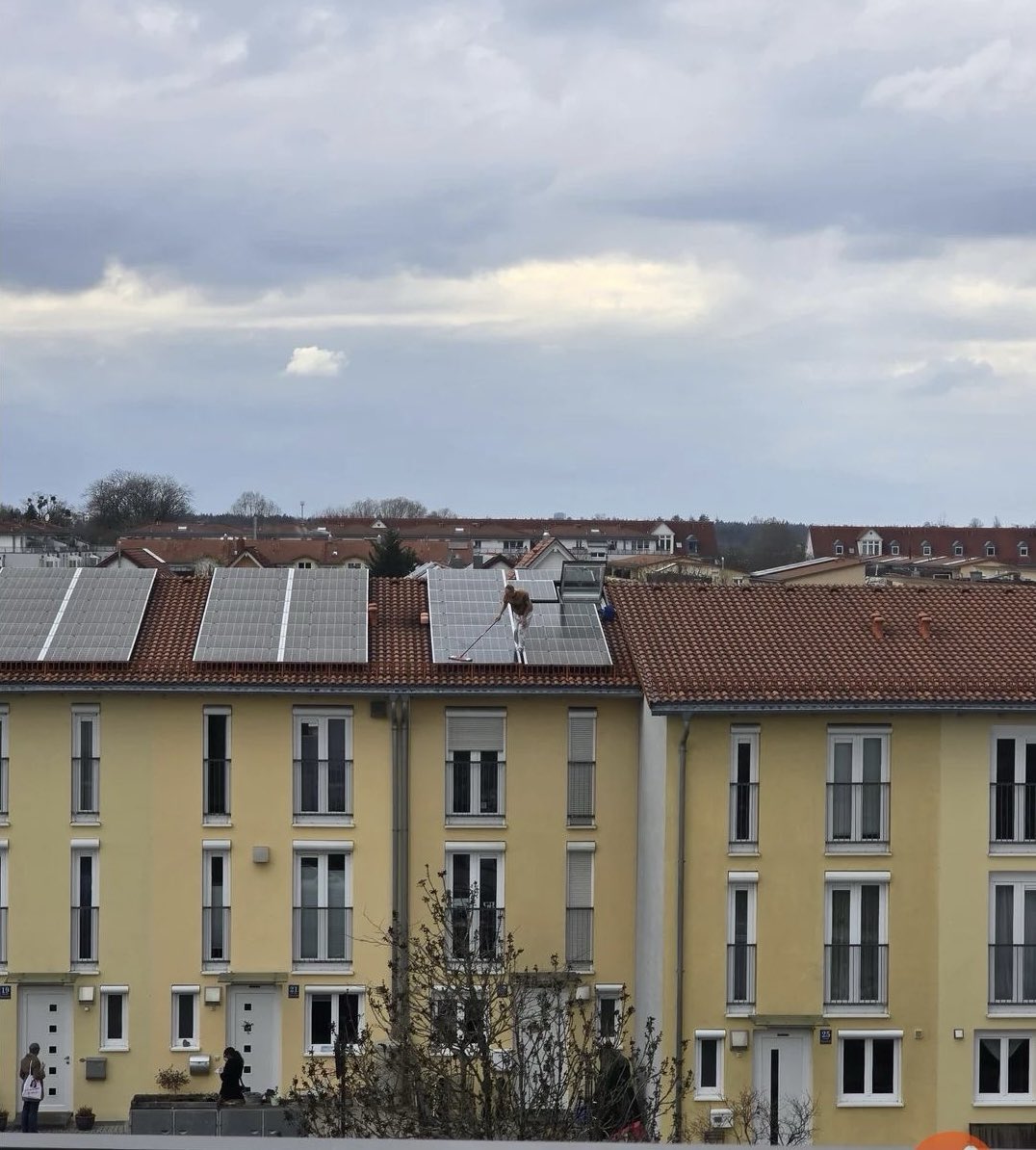 TeslaXander tweet media