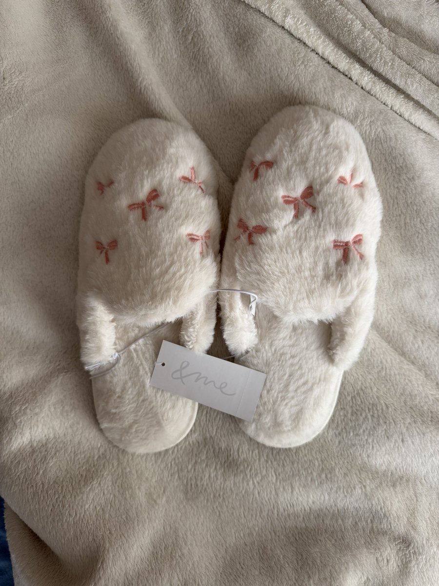 hannah ౨ৎ tweet media