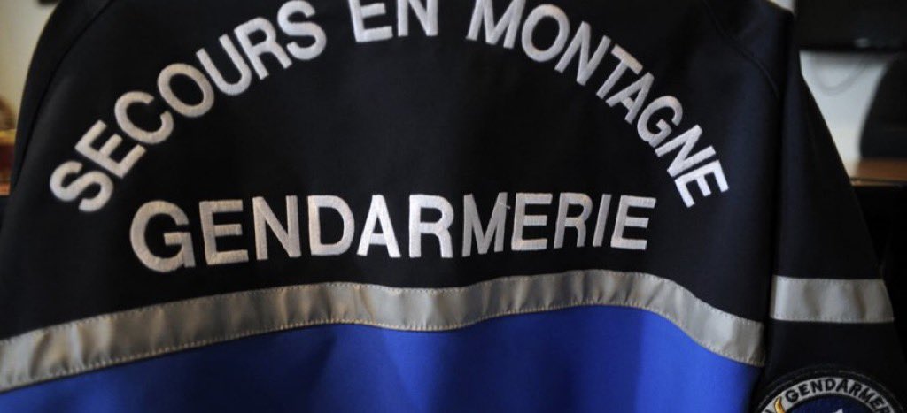 kaleidoscopNews's tweet image. 🇫🇷 Tragédie dans le massif du Mont‑Blanc : un alpiniste tué par une chute de pierres, un autre grièvement blessé.

#France 🇫🇷 #MontBlanc #Alpinisme #Accident #Montagne