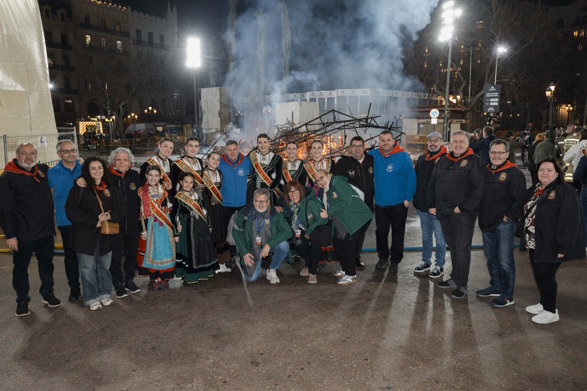 Aytoburgos's tweet photo. 🎇 La última jornada de la delegación municipal en las Fallas estuvo centrada en la ofrenda de flores de las Falleras Mayores de Valencia y su Corte, la misa en honor a San José en la Catedral y la mascletá en la plaza del Ayuntamiento https://t.co/J1Mdx5angw