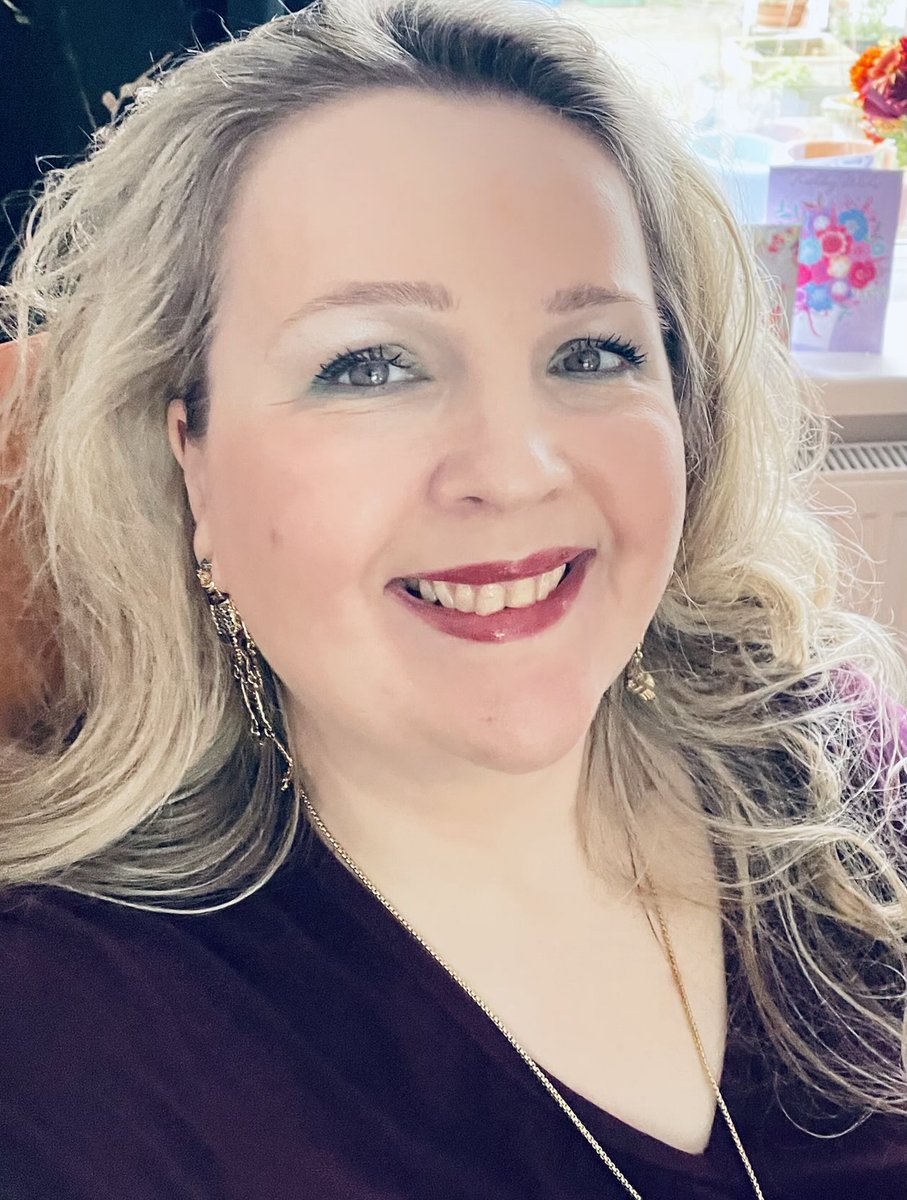 my_michelle19's tweet image. Good morning beautiful people ❤️Yep we’ve done it, it’s finally Friday 👏👏😇Make this weekend count! Do something for yourself or someone else. A simple act of kindness goes a long way. Sending love ❤️ As always #bekind ❤️😘❤️