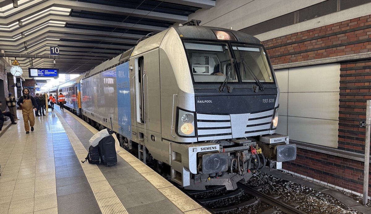 doc7austin tweet media