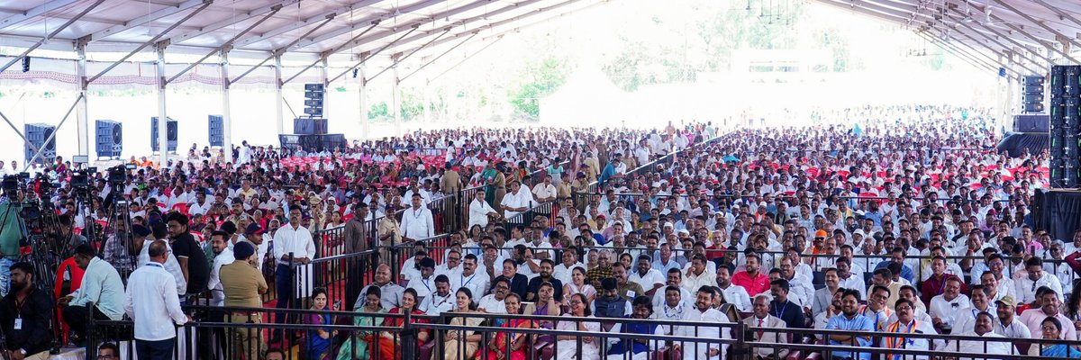 CMOMaharashtra's tweet photo. #Maharashtra #DevendraFadnavis #DrBabasahebAmbedkar #ChavdarTale https://t.co/Zy6EMLp6FW