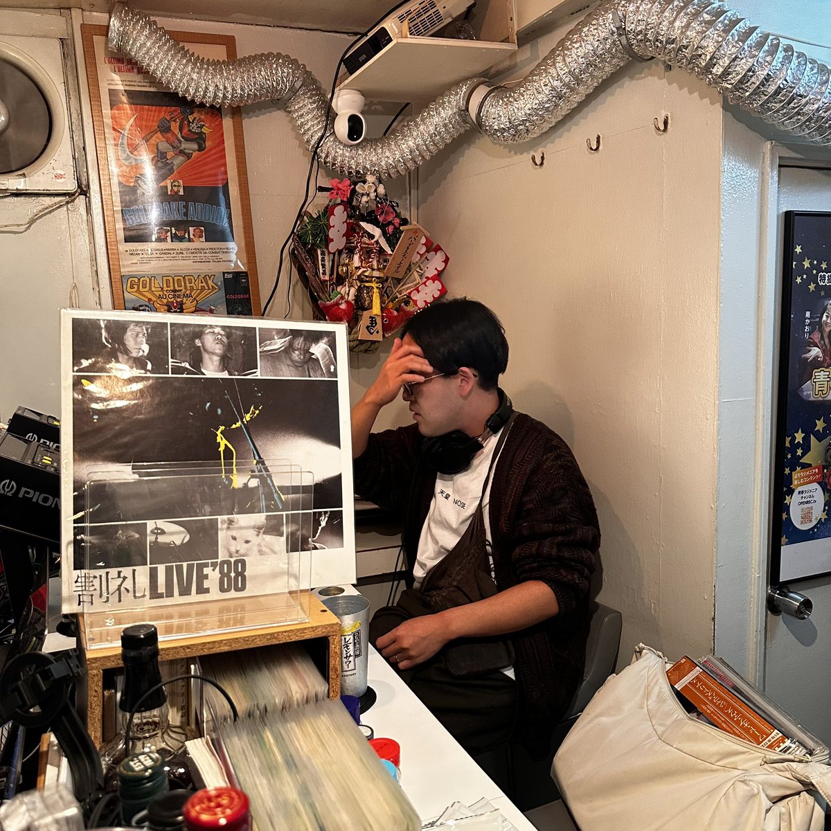 bar plastic model tweet media