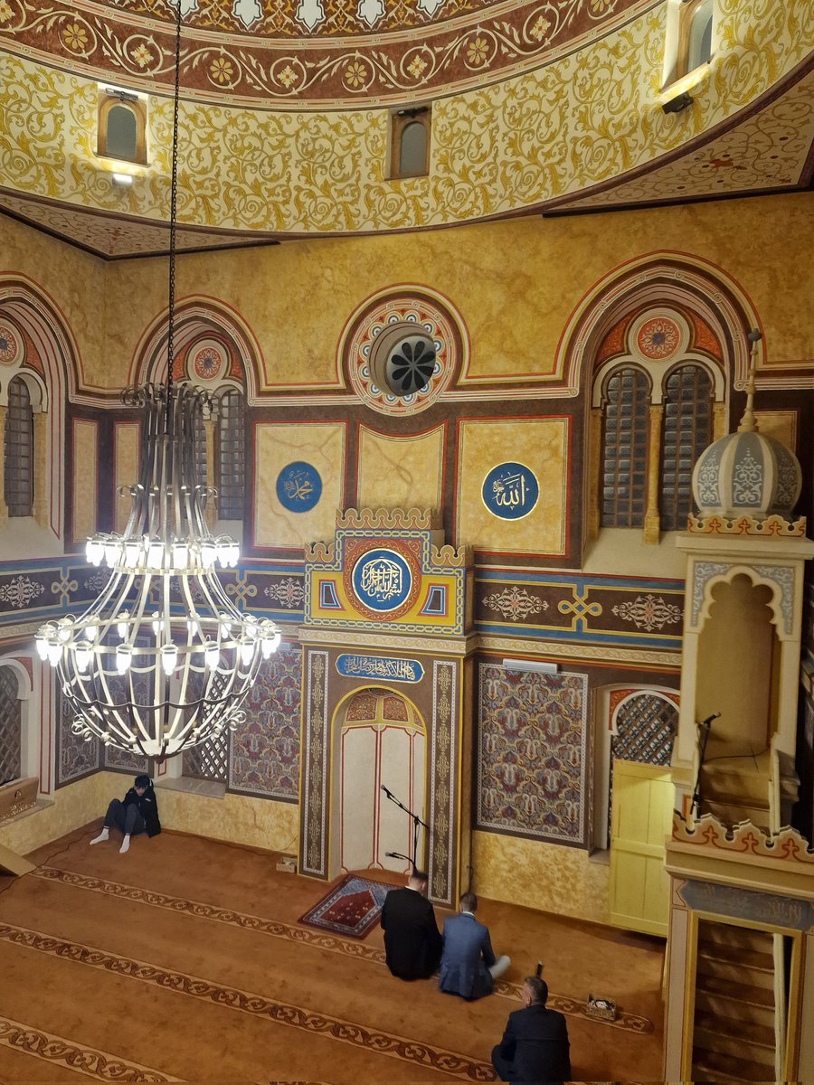 Gulamovic's tweet photo. Da Uzvišeni Gospodar, koji je izvorište svega, Svoju milost spusti na Bosnu i njene ljude; da, Njegovom odredbom, ova džamija do Sudnjega dana bude utočište onih koji se Njega boje i Njegovoj se milosti nadaju. https://t.co/YpFGZTsysP