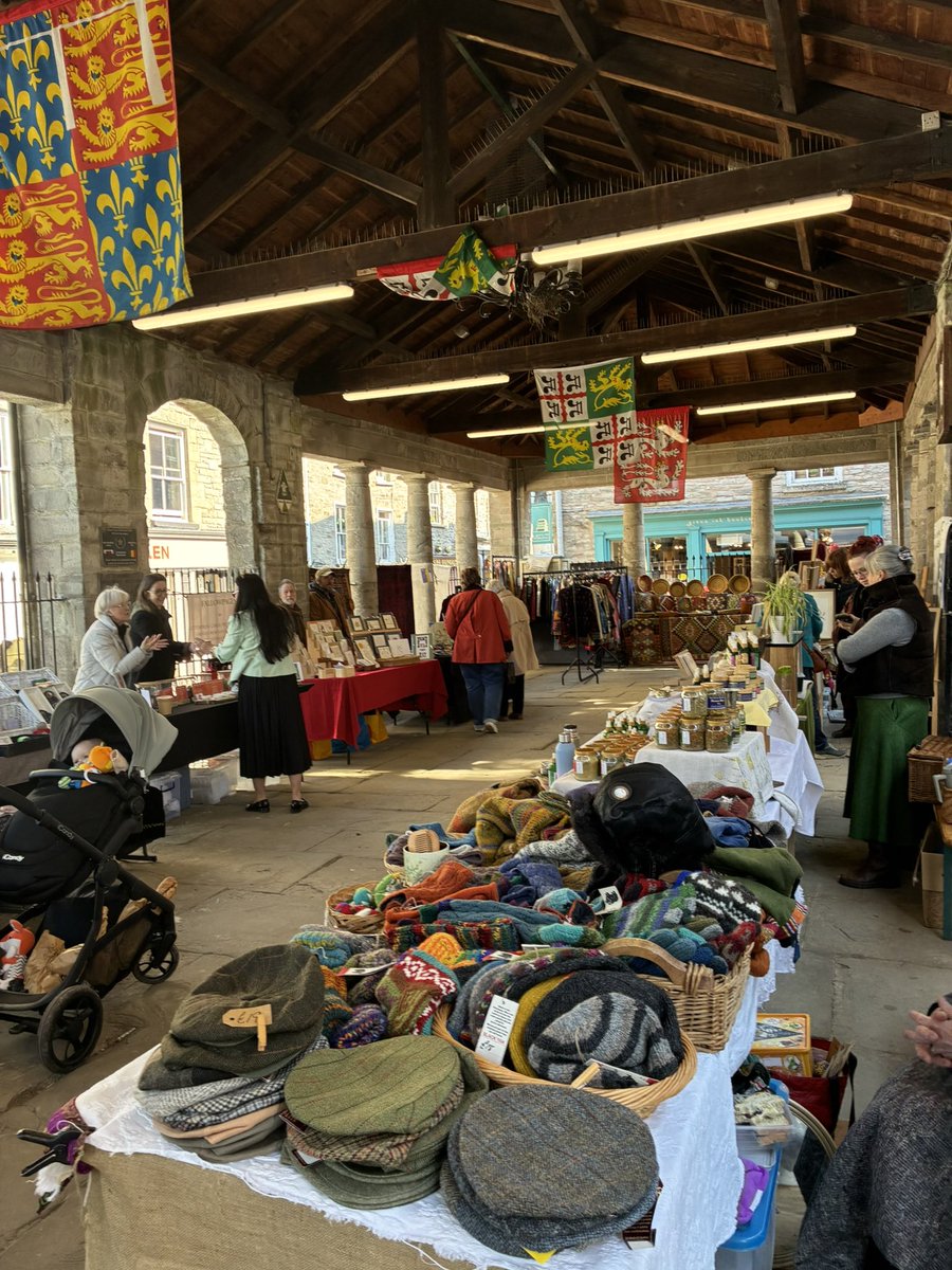 Tom Jameson 🐝 tweet media