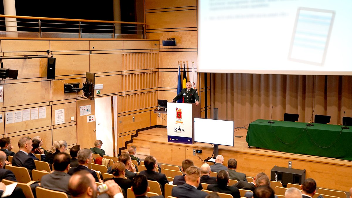 NATO_DefCollege's tweet image. 🇧🇪 Strengthening the European Pillar of Defence: Insights from Belgium &amp;amp; its role within @NATO   
 
Key priorities:

🪖Strengthening the European pillar and reaching Hague Summit benchmarks.

🏭Ramping up #DefenceIndustry for affordable mass &amp;amp; strategic autonomy.

⚙️ Adapting to