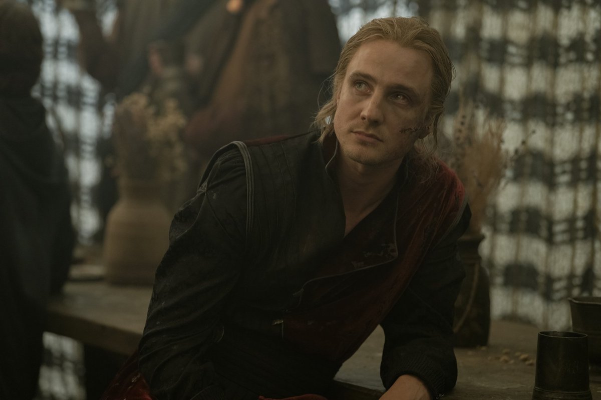 Thrones Updates tweet media