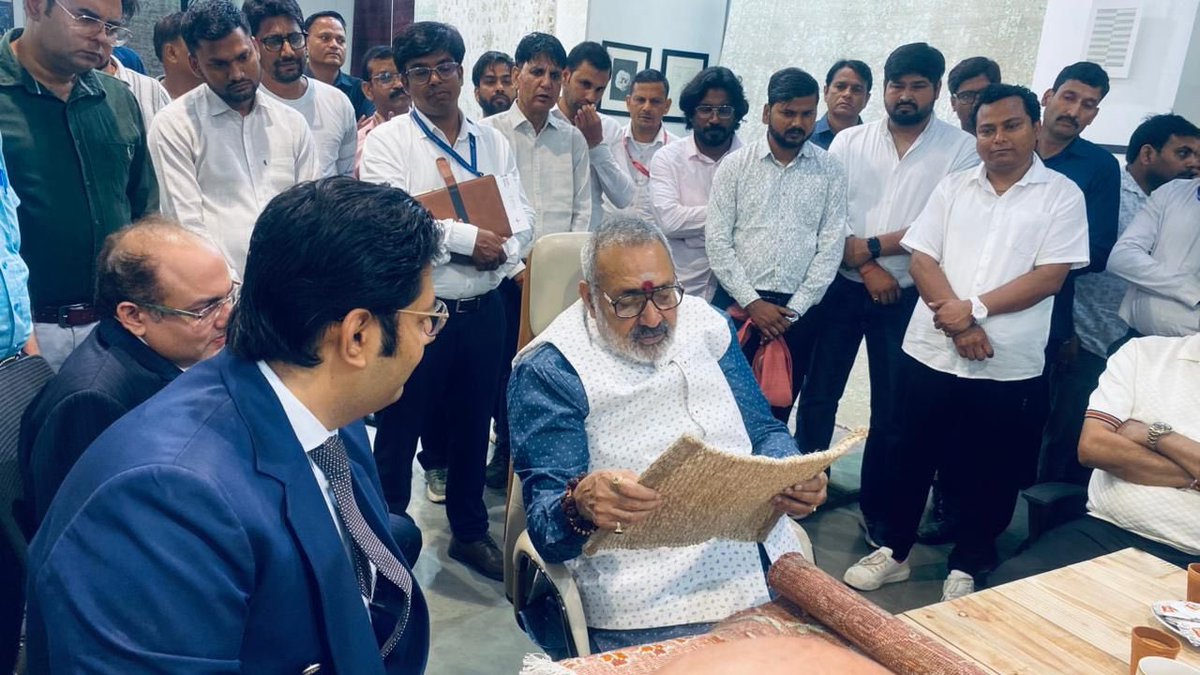 Ministry of Textiles tweet media