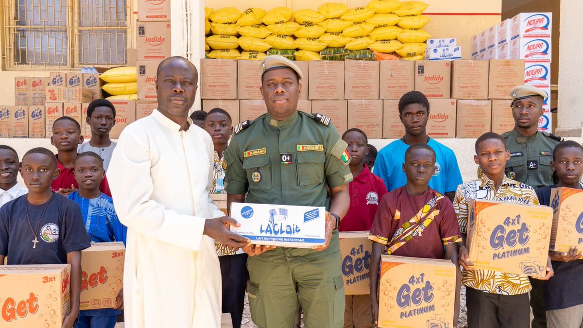 Douanes sénégalaises tweet media