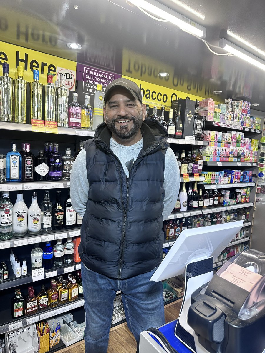 یہ ہیں ہمارے نندر سنگھ پا جی۔
یہ ان کا convenient سٹور ہے۔ 
انہوں نے پورے رمضان میں اپنے جاننے والے مسلمانوں کو پانی کھجور اور چاے کافی فری دی۔ میں نے بہت کوشش کی کہ پا جی مجھے شرمی آتی ہے فری لیتے ہوۓ تو کہتے کہ یار یہ رمضان کیلئے ہے آپ کیلئے نہیں۔ 
لو یو نندی پا جی🥰❤️😍